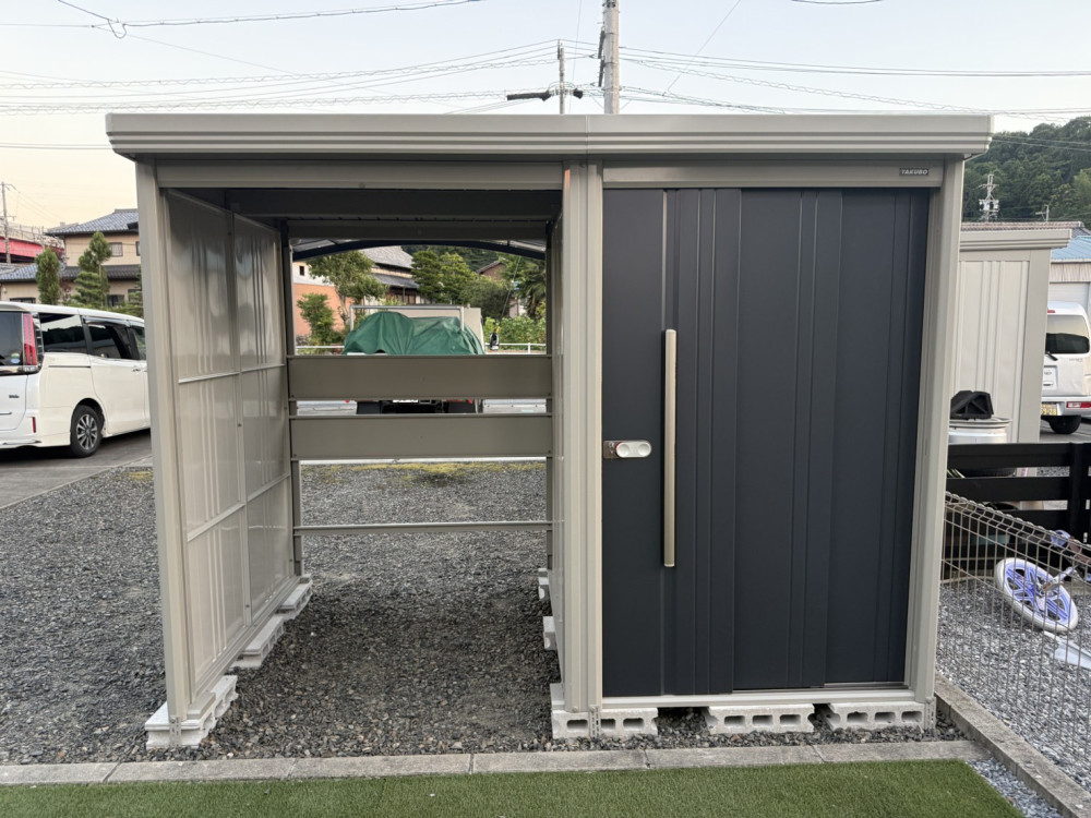 タクボ物置「ミスターストックマンプラスアルファ　TP-2815」を施工しました。収納スペースをしっかり確保できる使い勝手の良い物置です。
